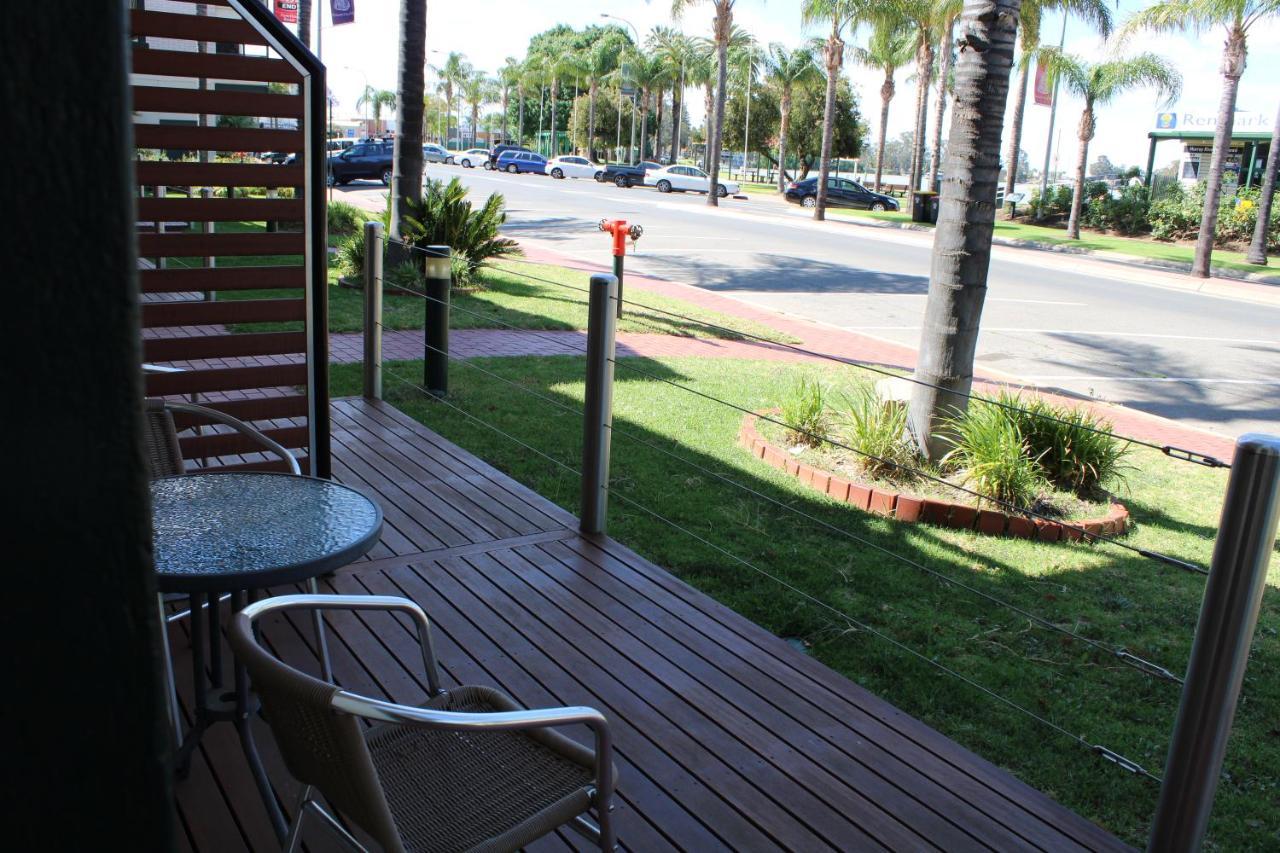 Hotel Renmark Extérieur photo